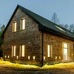 Modern Architectural Barn In The Countryside 度假居