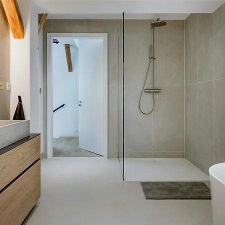 Modern Architectural Barn In The Countryside Nyaraló