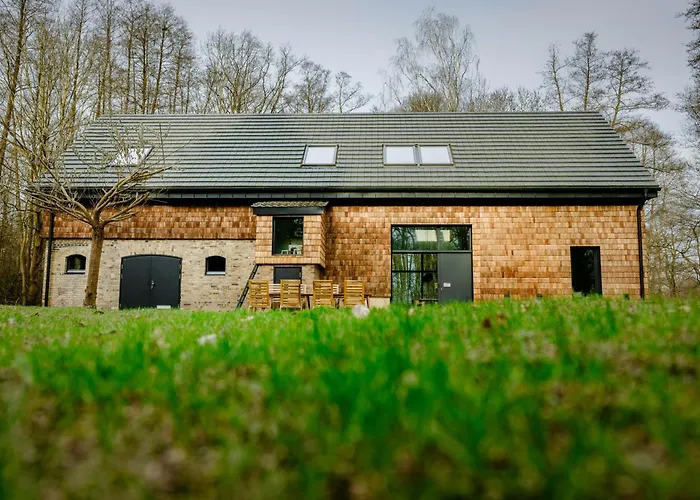 Modern Architectural Barn In The Countryside * Teichland