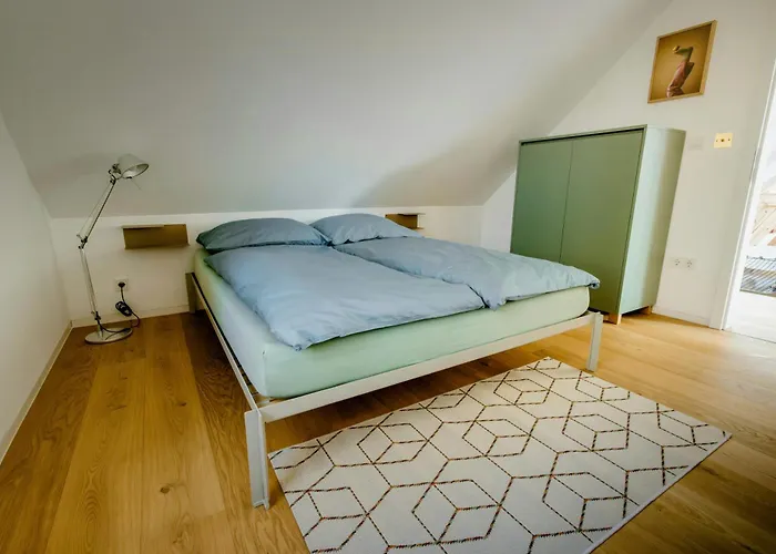 Modern Architectural Barn In The Countryside 別荘