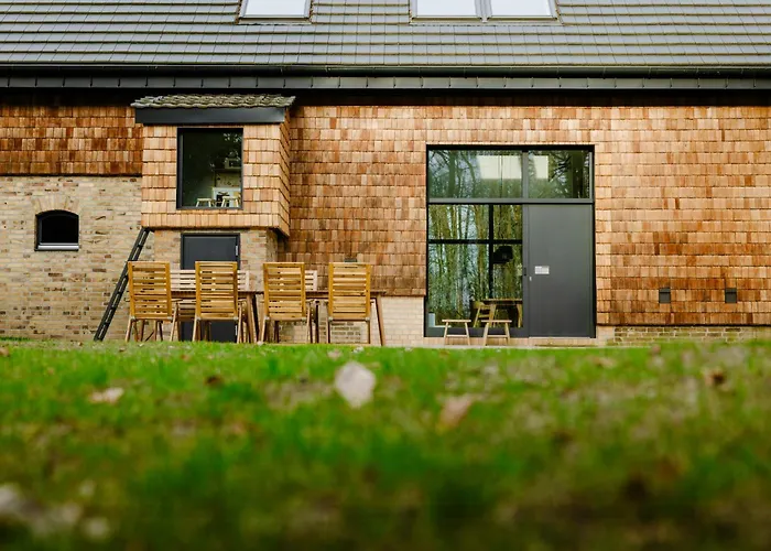 Nyaraló Modern Architectural Barn In The Countryside