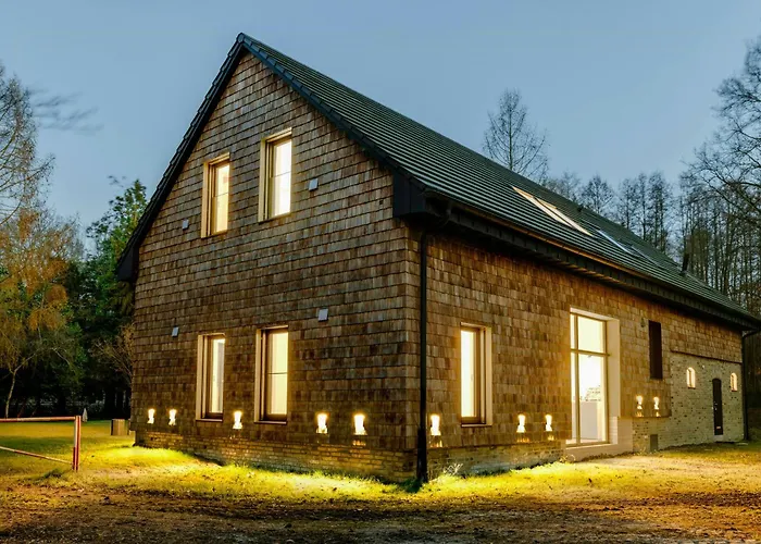 Modern Architectural Barn In The Countryside 別荘